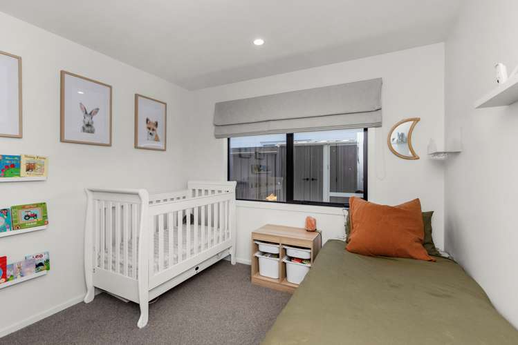 27 Hikawera Drive Frimley_14