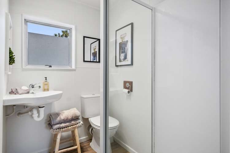 56 Blacks Road North East Valley_14