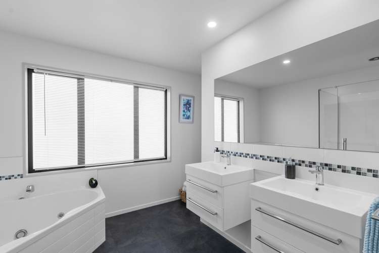 27 Faringdon Boulevard Rolleston_10