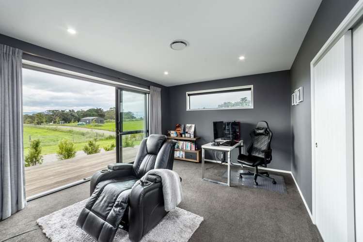 59 Charles Robert Drive Kahutara_22