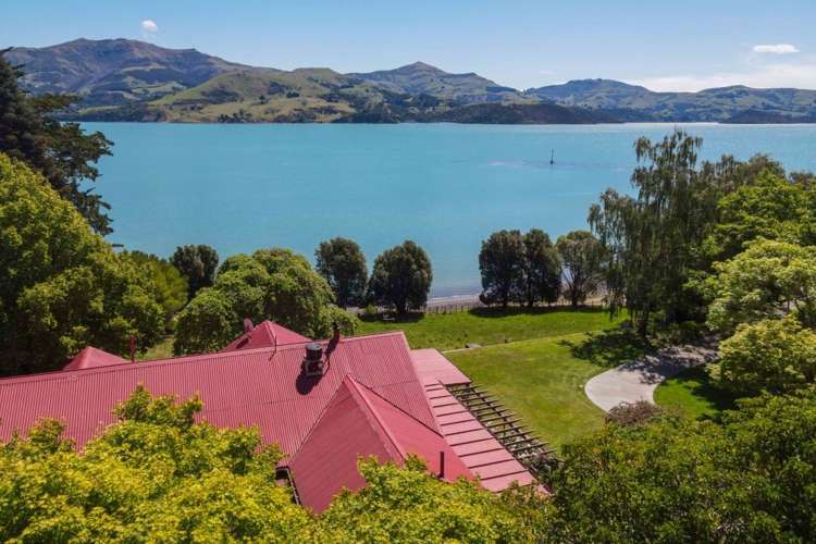 281 Beach Road Akaroa_13