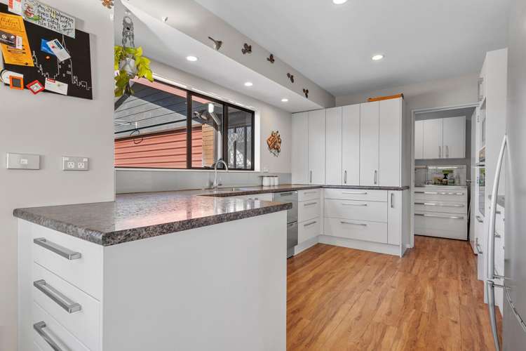 17 Coleridge Place Stoke_4