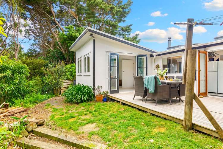 29 Kauri Point Road Laingholm_24