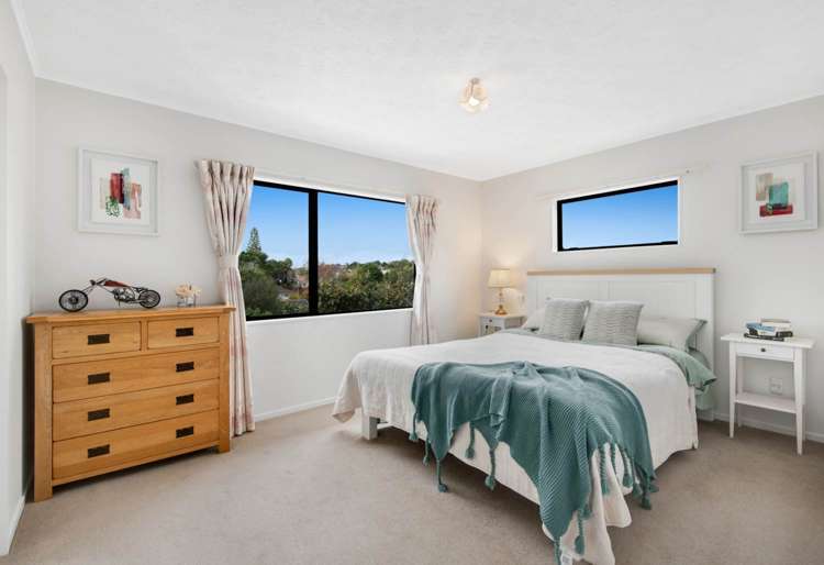 2/10 Tallington Crescent Torbay_12