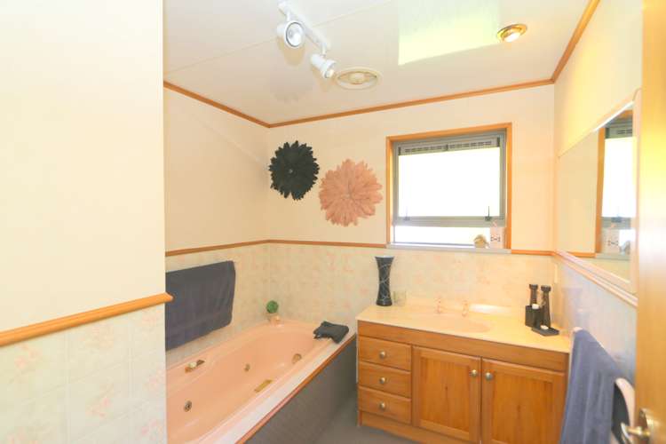 98 Grant Road Otatara_30