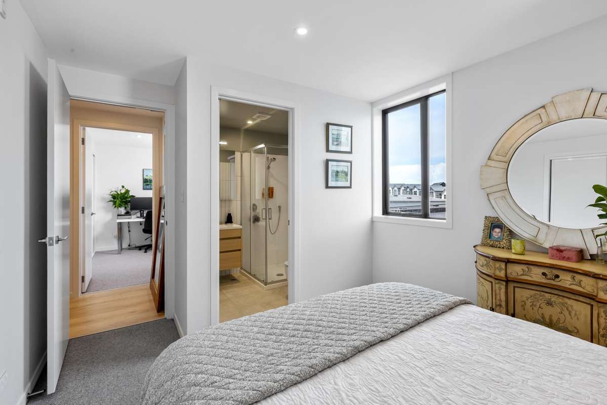 9/40 Waiparaheka Drive_5