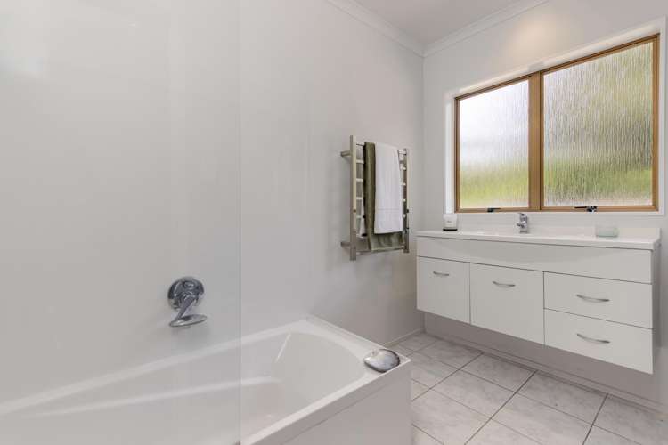 67 Daffodil Street Titirangi_10