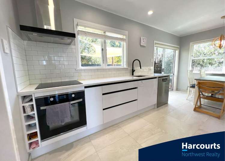 1/86 Tirimoana Road Te Atatu South_1