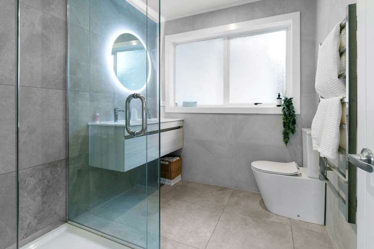 42 Ngarahana Avenue Paremoremo_14