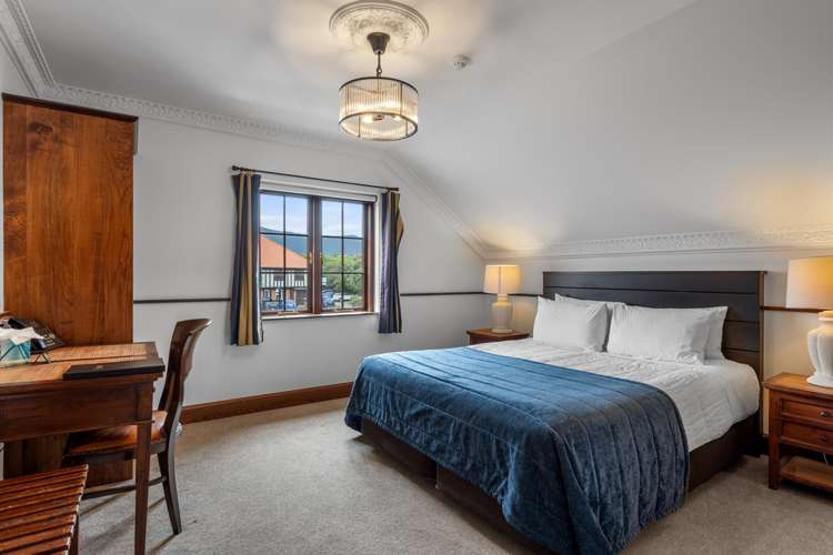 2 Quiet Woman Way Nelson_9