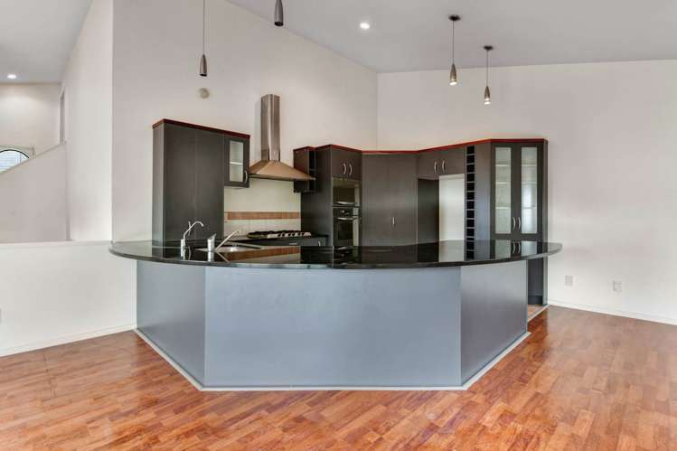 2/433A East Coast Road_5