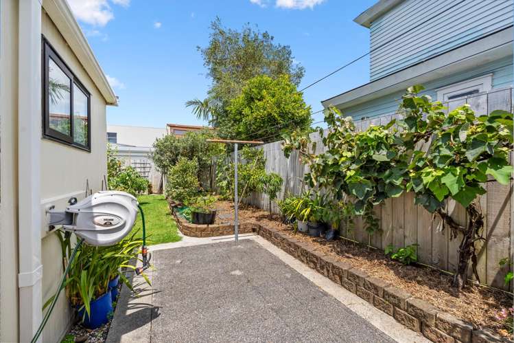 2/4 Edward Avenue Orewa_18