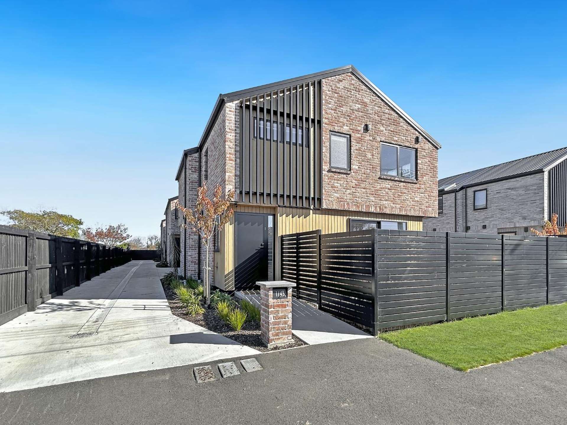1/43 Sugden Street 10222_0