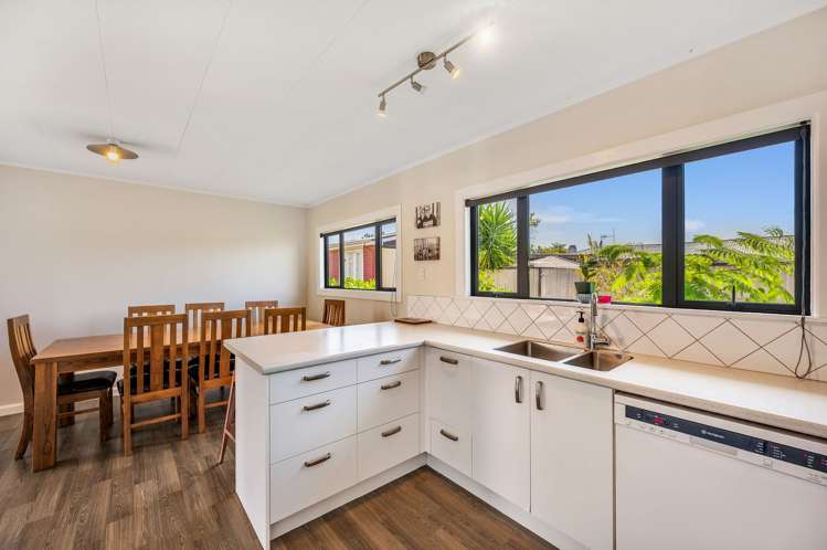 13 Howard Road Taradale_16