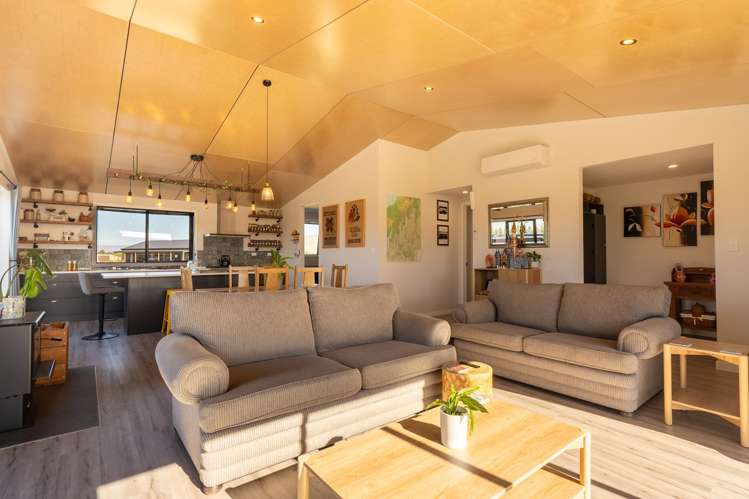 1 Tussock Crescent_3