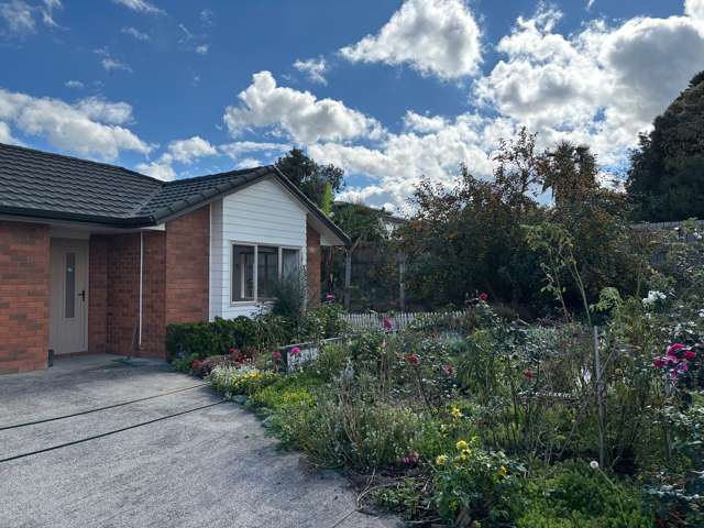 Large 4 bdrm, beautiful home, excellent location