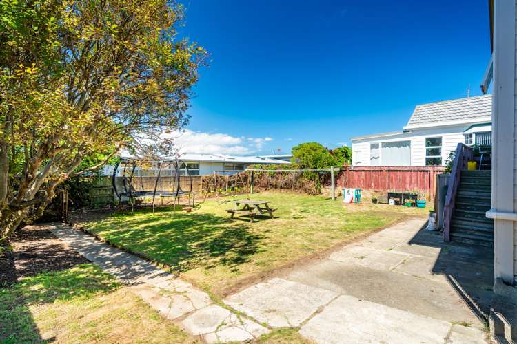 87 Queens Drive Lyall Bay_19