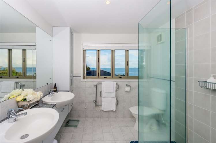 169 Beach Road Castor Bay_16