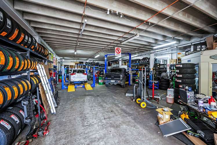 748 Beach Road Browns Bay_5