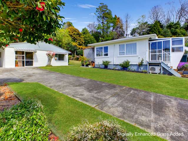 Sunshine, Space & a Garden Full of Good Things!