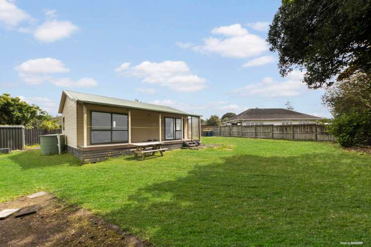 9 & 11A Kervil Avenue Te Atatu Peninsula_21