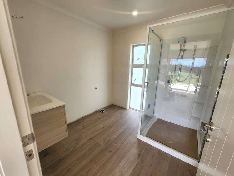 2 Sarona Park Drive Omanawa_17