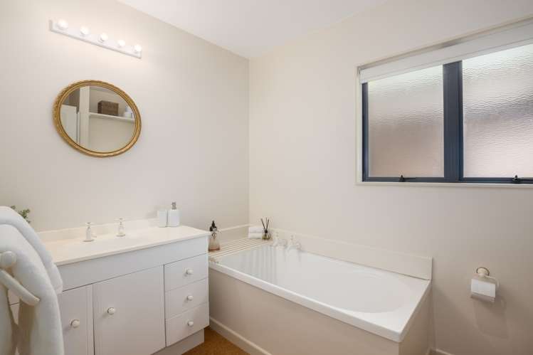 50b Katherine Mansfield Drive Whitemans Valley_9