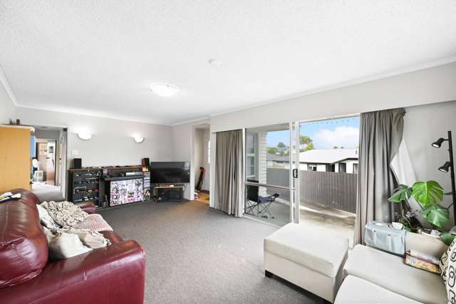 21 Cypress Crescent Pukete_4