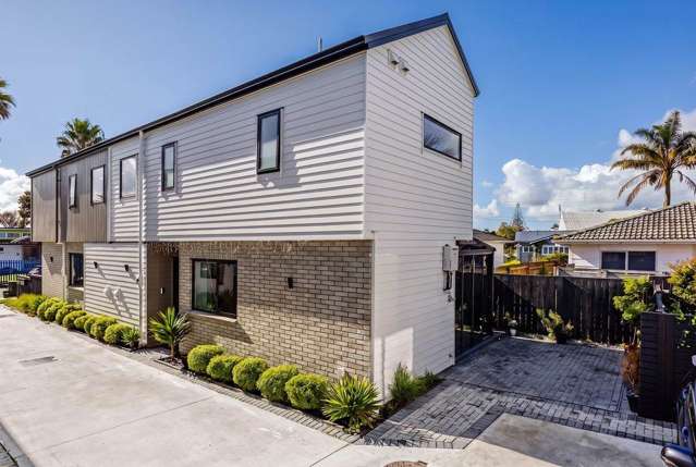 Nearly New Home in Mangere