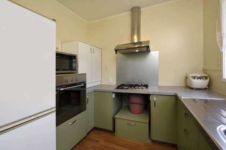 2/11 Manson Avenue Stoke_7