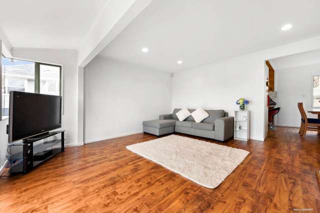 1/10 Thomas Rea Place Te Atatu South_2