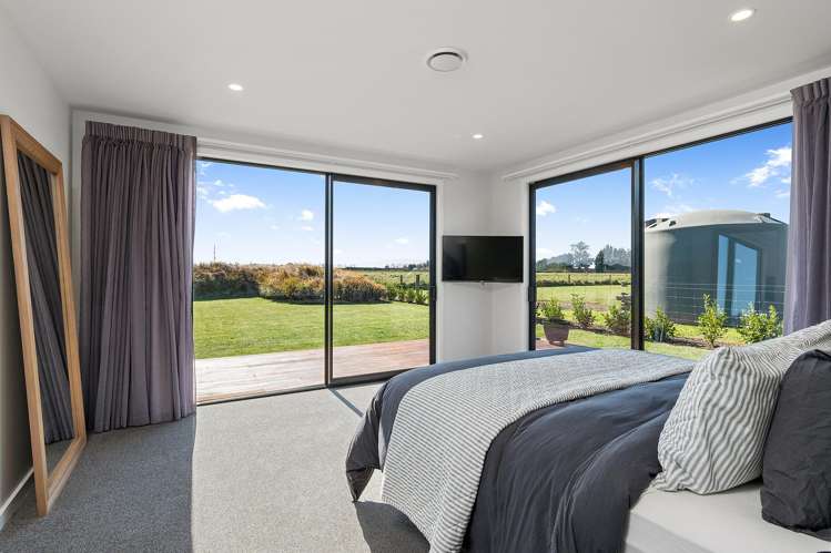 64 Summers Road Darfield_11