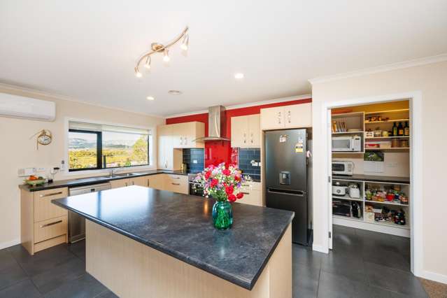 12 Ron Place Fitzherbert_4
