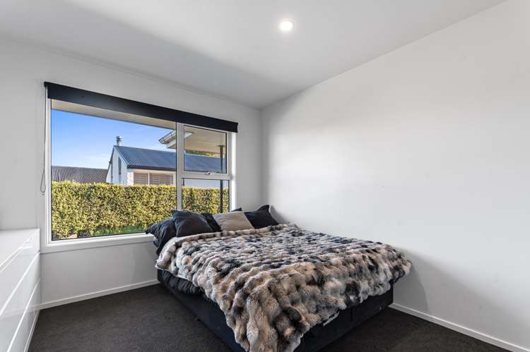 81 Gray Crescent_5
