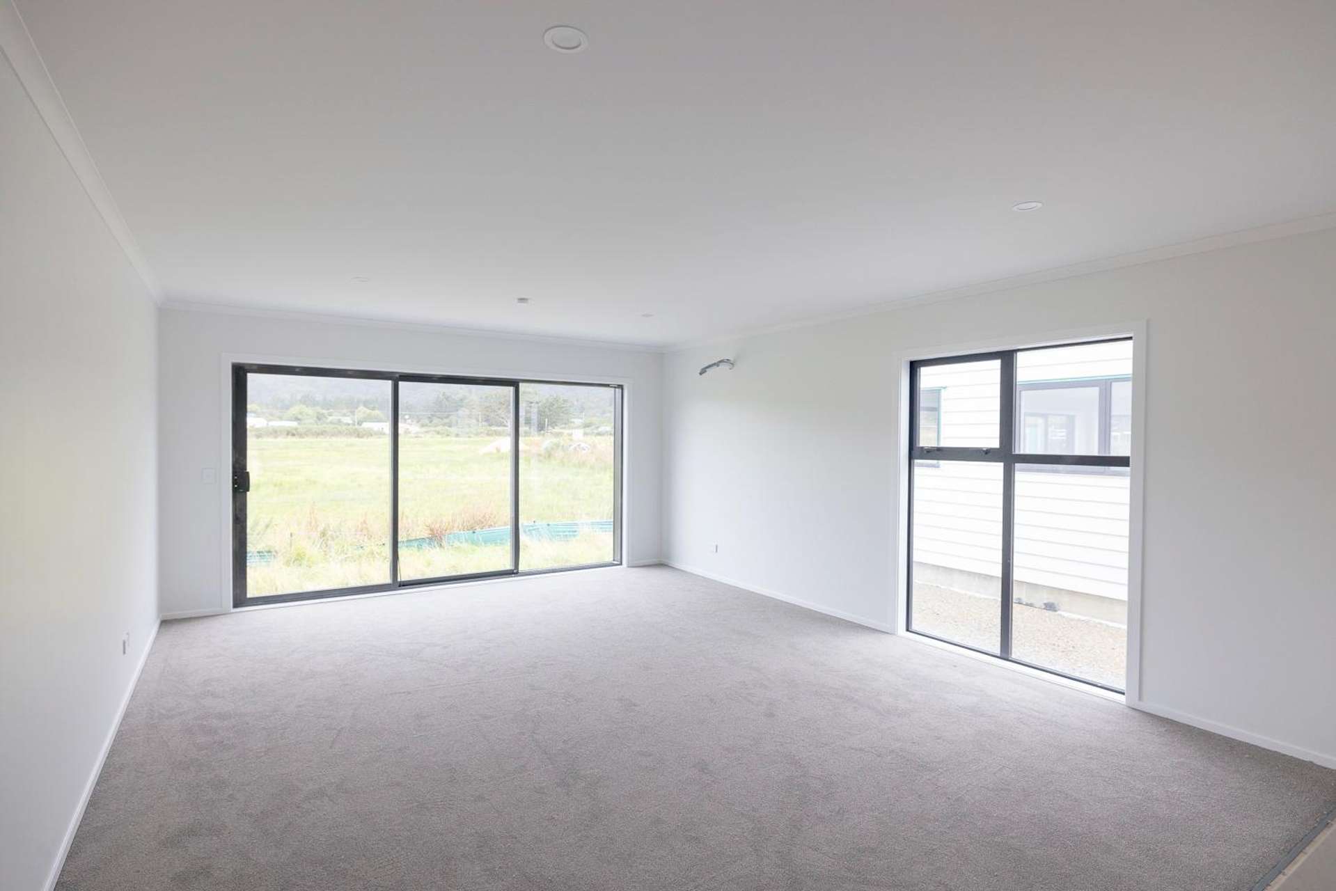 5-24 Te Ara o Wai Marama Wainuiomata_0