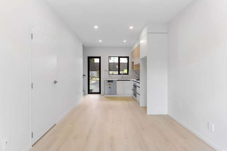 20A Plane Street Avondale_13