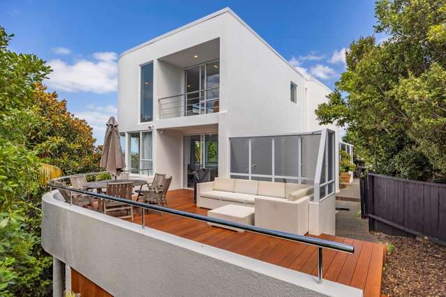 2/36 King Richard Place Browns Bay_1