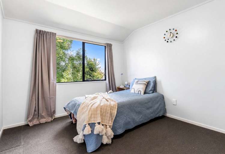 2/66 Spencer Road Pinehill_5