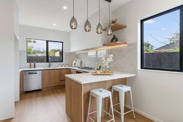 Lot 1-5/118 Chivalry Road Glenfield_13