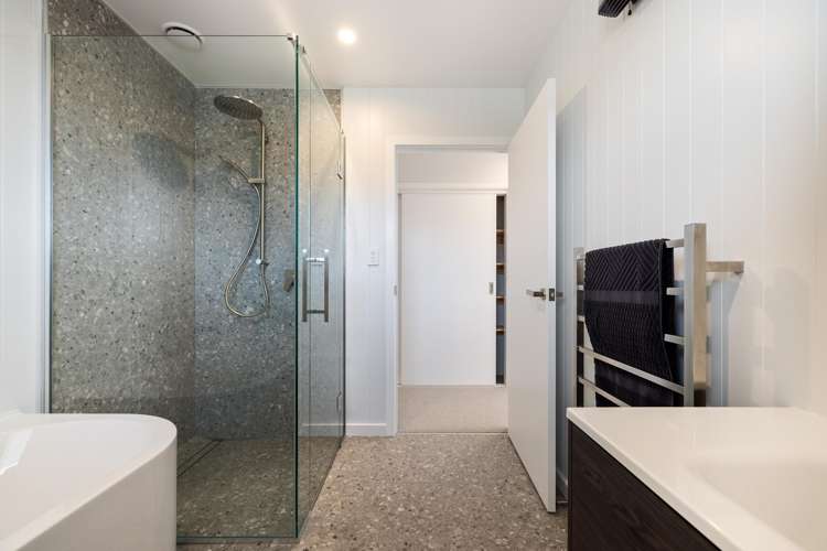27 Plover Avenue Amberley_11