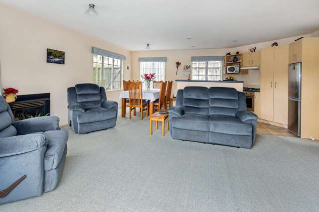 4/5 Hawtrey Terrace Johnsonville_4