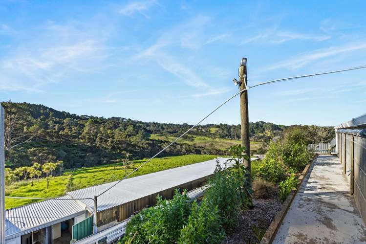 23 Waitakere Road Waitakere_26