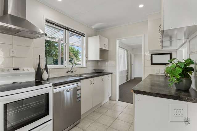 2/16 Waiari Road Conifer Grove_2