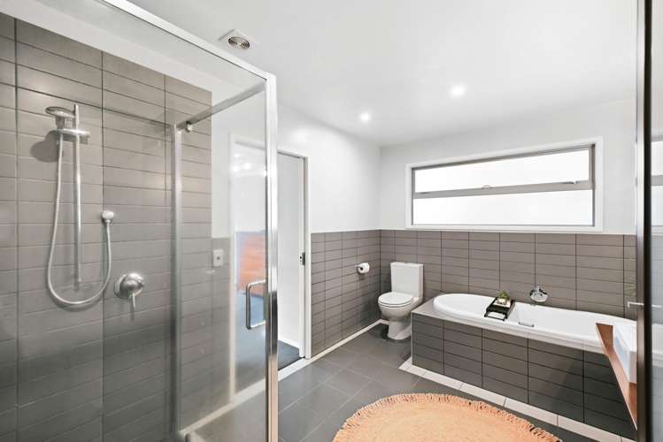 87 Huntington Drive Huntington_20