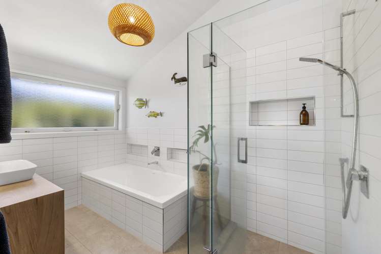 64 Wallis Street Raglan_32