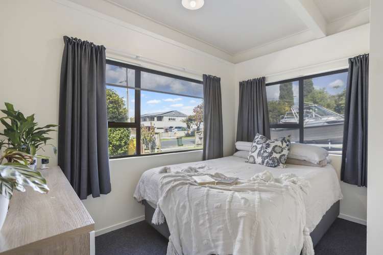 12 Koru Street Mangere Bridge_13