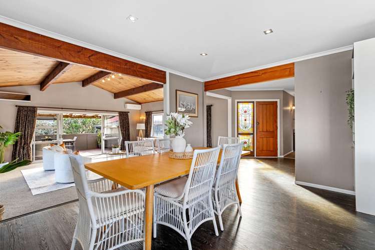 4 Sunny Bay Road Matua_47