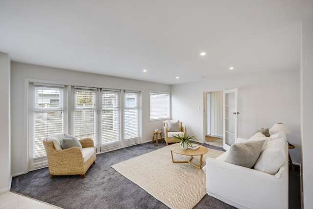 2/8 Meeanee Quay Westshore_2