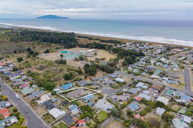 11 Byron Brown Place Otaki Beach_1