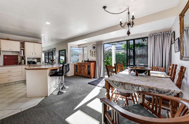 21 Ayrshire Drive Grandview Heights_5